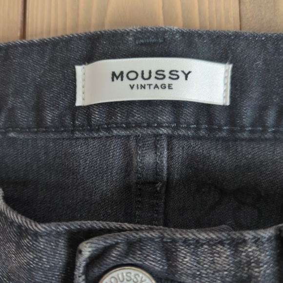 Moussy Vintage Women’s Faded Black Distressed Mid Rise Jeans - Picture 4 of 12